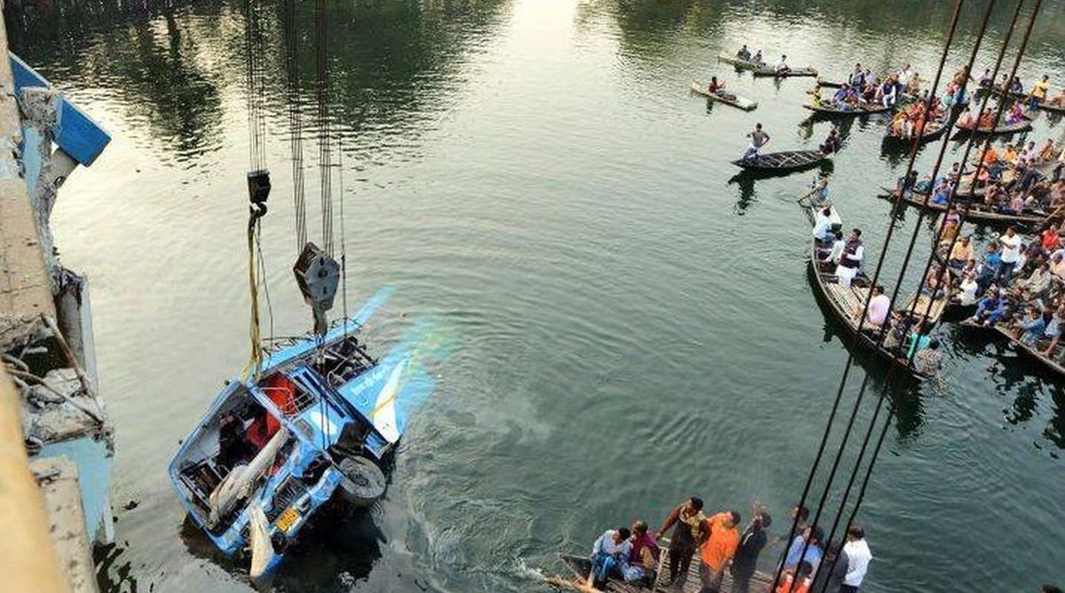 5 killed, 20 injured as bus falls into canal in Bengal’s Hooghly
