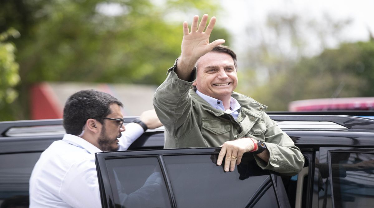 Far-right candidate Jair Bolsonaro wins Brazil presidential election