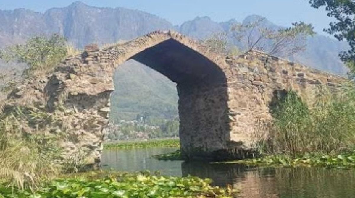Iconic Oont Kadal in Srinagar’s Dal Lake to be restored