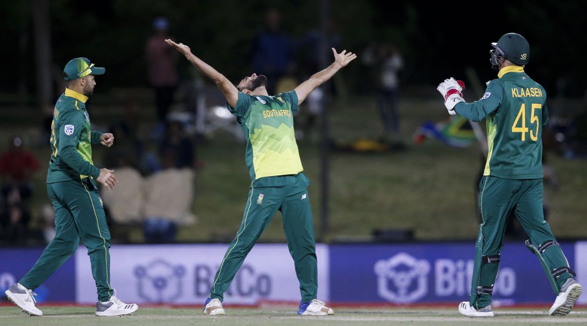 Tahir bowls South Africa to victory over Zimbabwe