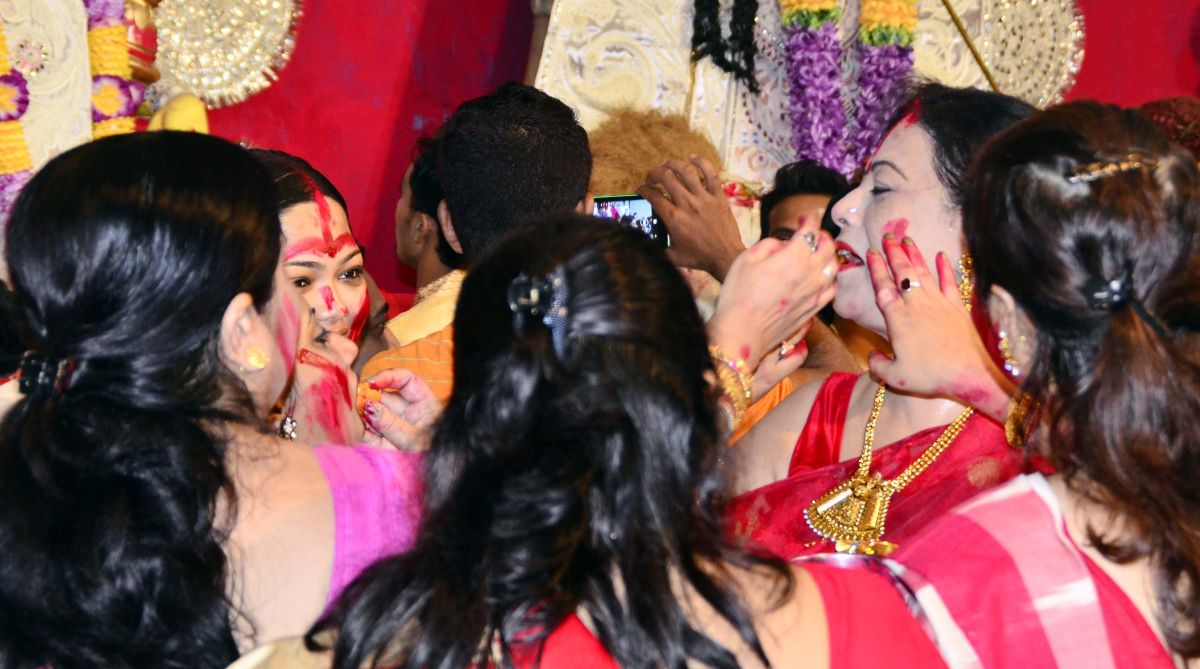 Durga Puja: What is Sindoor Khela? Significance of the Vijaya Dashami ritual