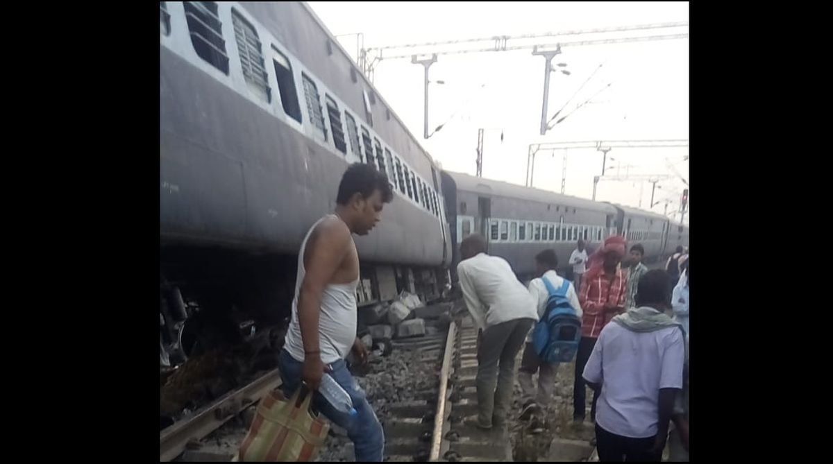 Rae Bareli: Farakka express train derailed in Uttar Pradesh on Oct. 10, 2018. (Photo: IANS)