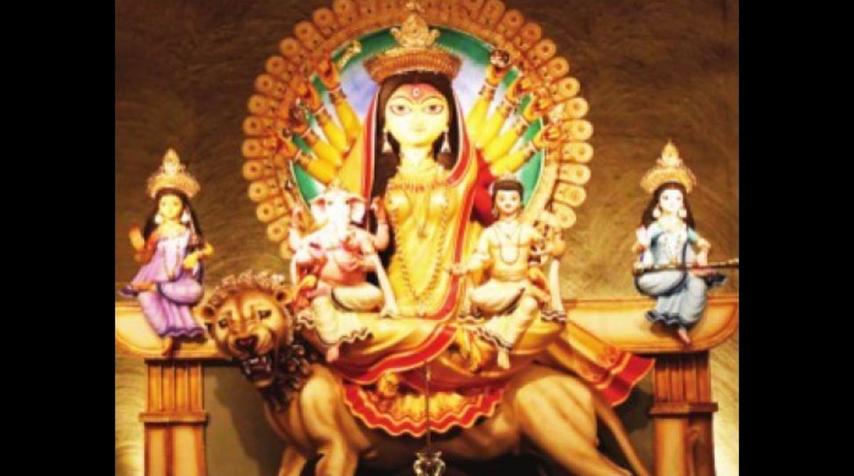 KMC gives away Kolkata Shree awards