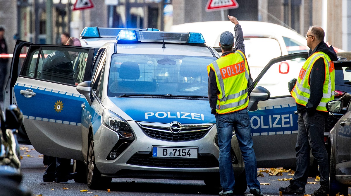 Shootout in German town leaves 2 dead, two cops seriously injured