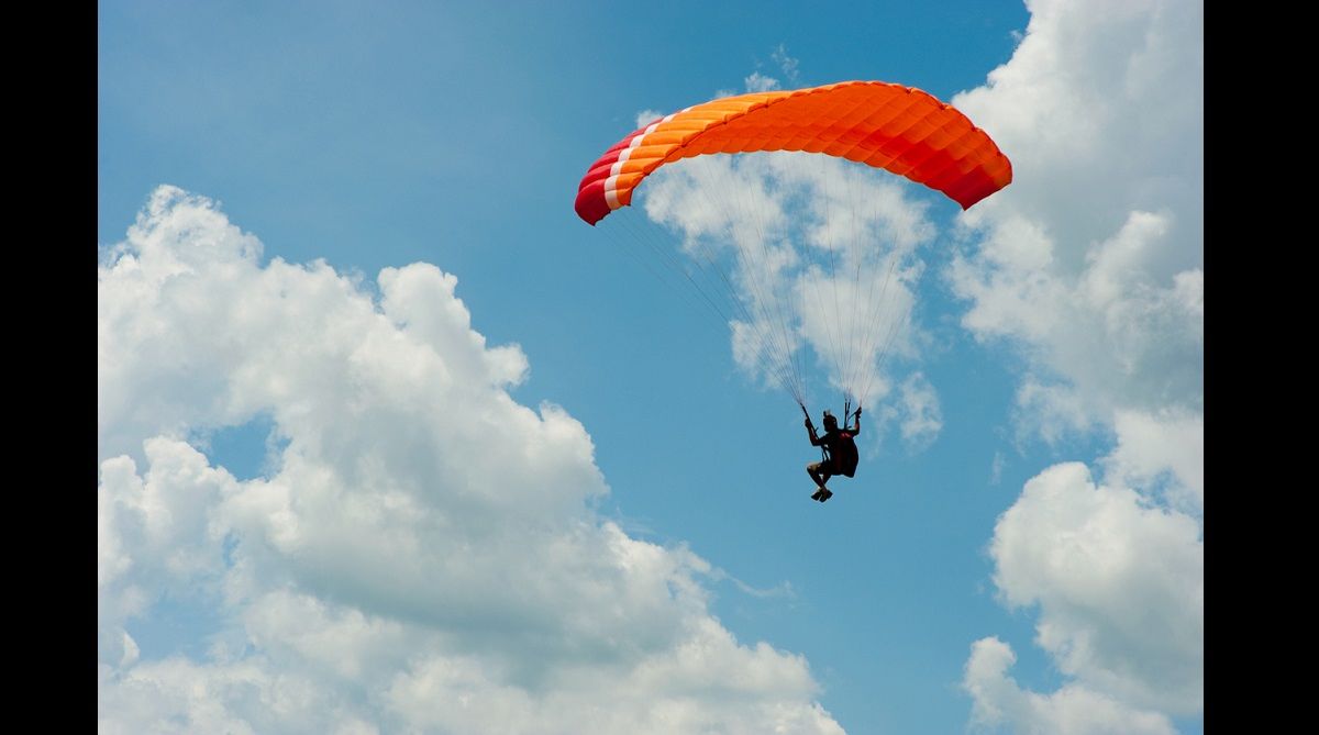 1 paraglider dead in Bengal accident