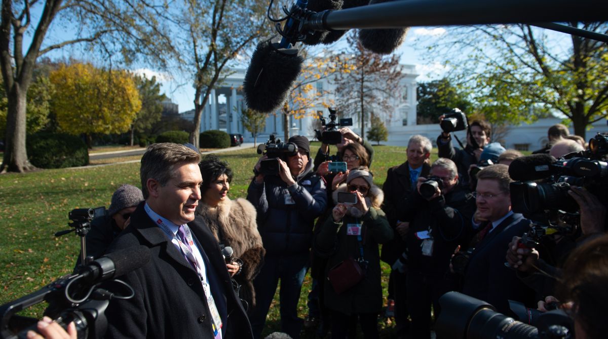 White House restores press pass of Jim Acosta, CNN drops lawsuit