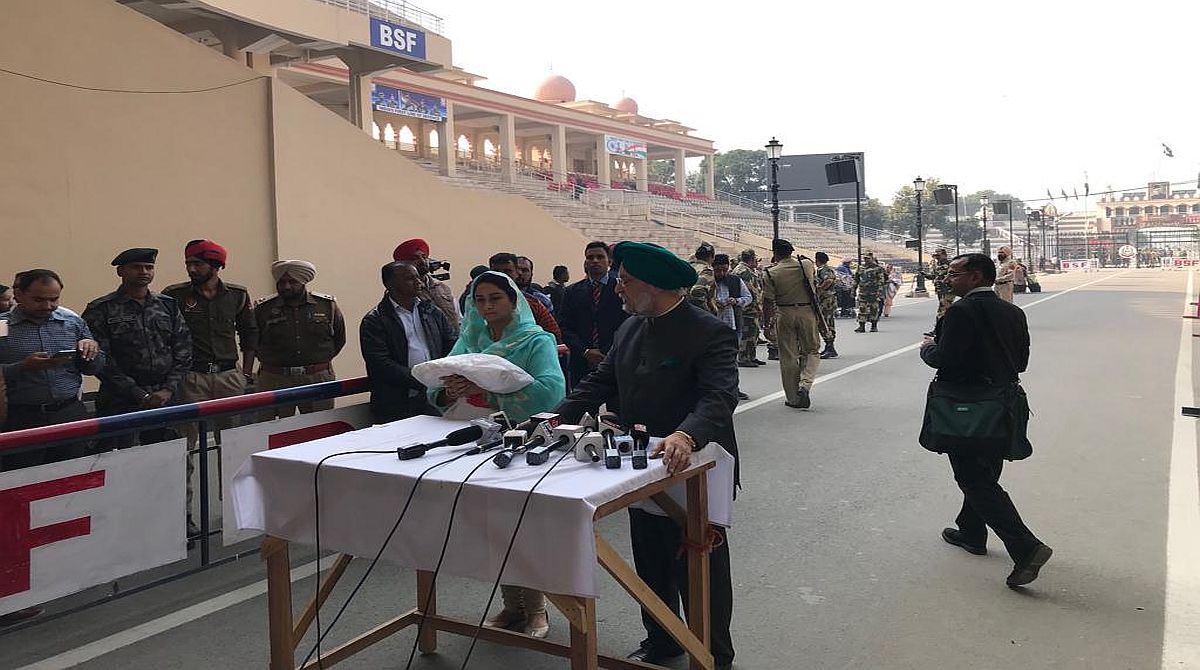 Indian ministers cross over to Pak for Kartarpur corridor ceremony; Pak army chief to be present