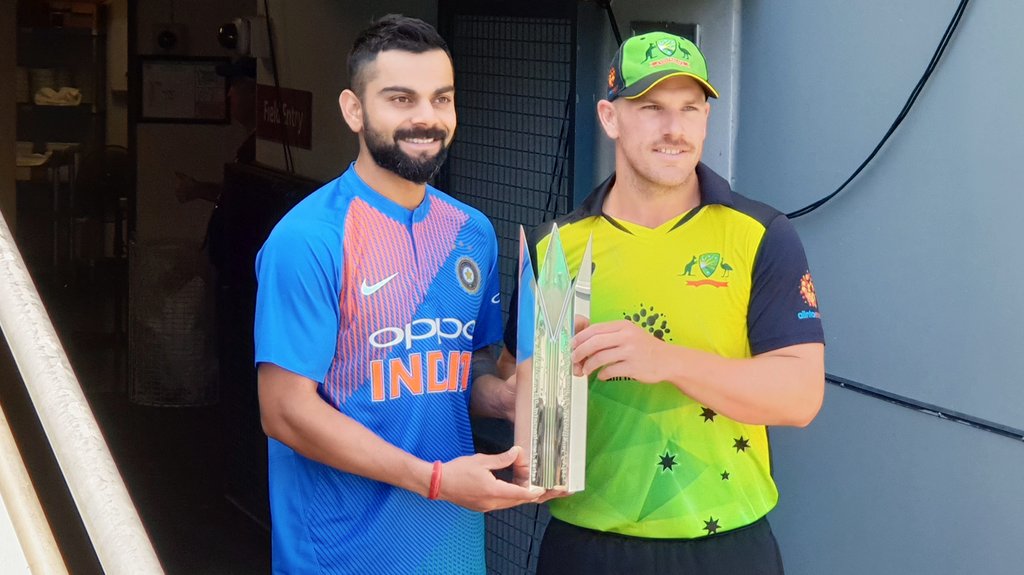 1st ODI: Australia opt to bat vs India