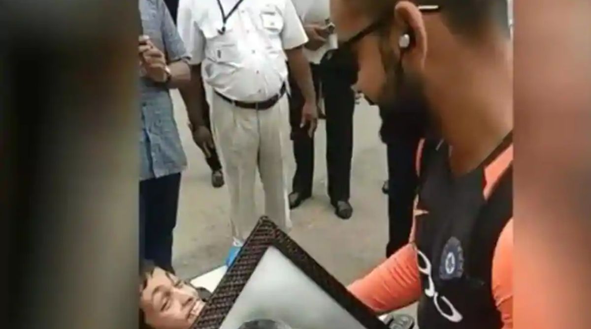 Watch | Virat Kohli, MS Dhoni meet a special fan in Thiruvananthapuram