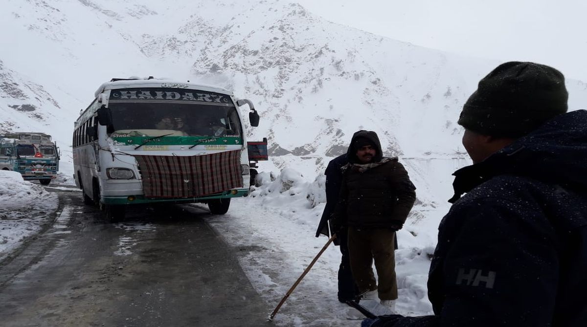 J-K: 250 passengers stranded in snow rescued by BRO, police