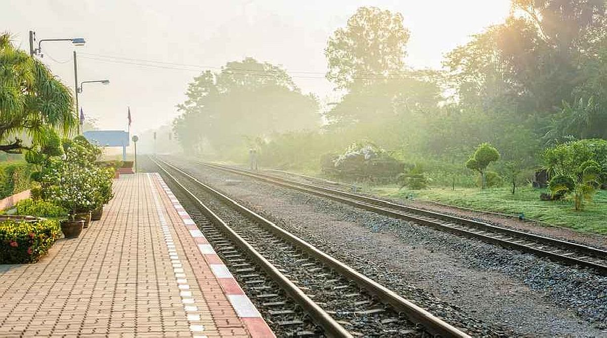 Man records suicide video message before jumping in front of train in Thane