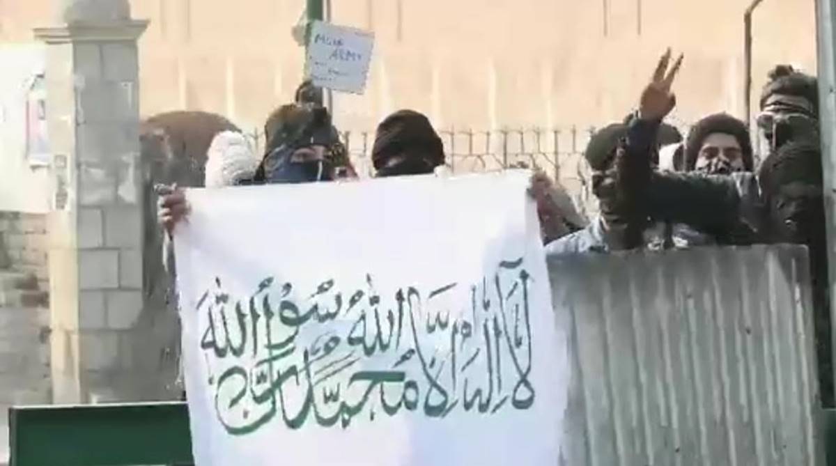 ISIS flags at Jamia Masjid in Srinagar spark tension