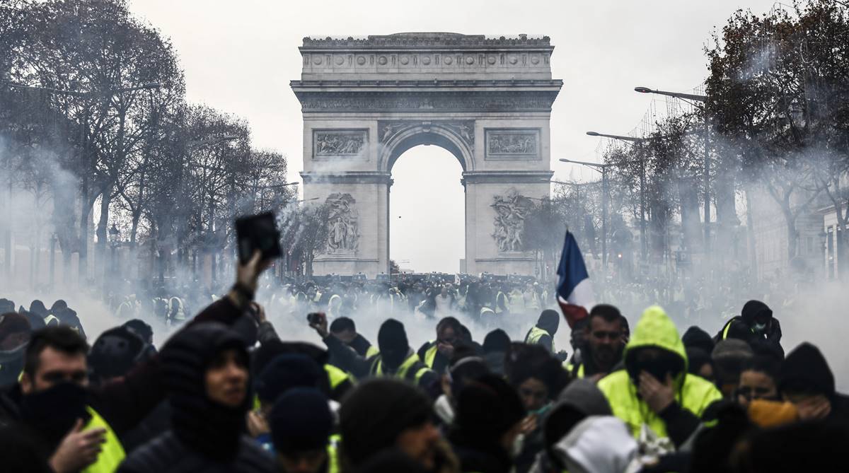 French PM calls for dialogue after fresh ‘yellow vest’ protests