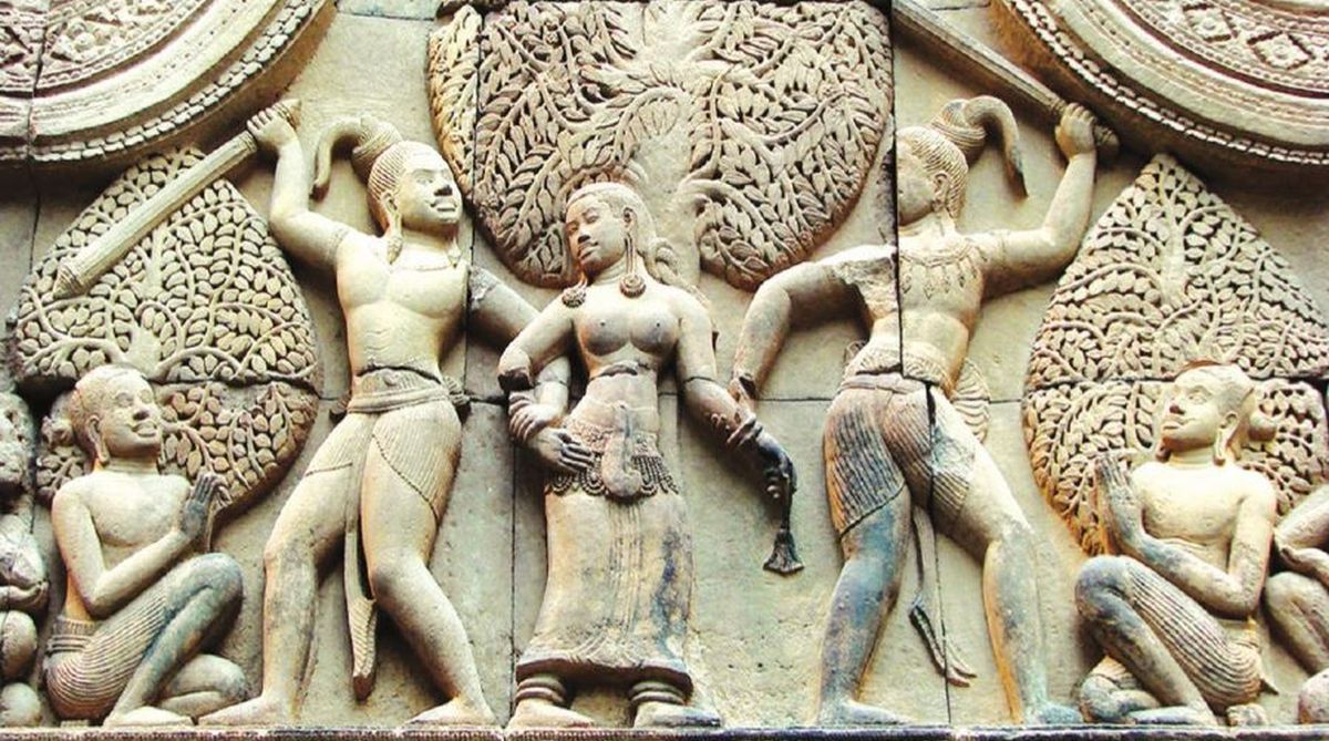 Junoesque female forms, Mathura, Buddhist Stupa, Yakshis, Hindu mythology, Deedarganj Yakshi, feminine figures, sculptures, Alasakanyas, Sun Temple, OC Gangooly, Mohenjodaro, Indian Art, female figures