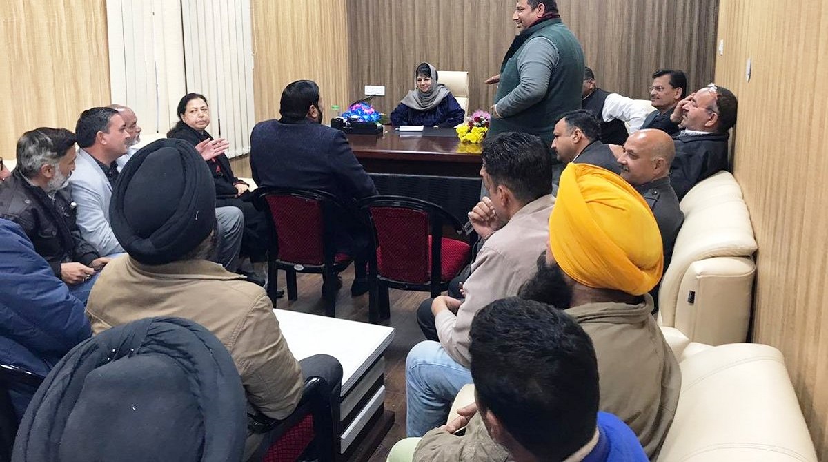 Faced with desertions, PDP holds meetings in Srinagar and South Kashmir