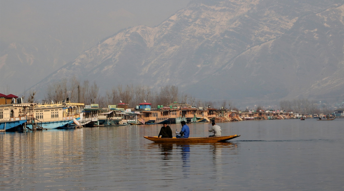 Cold wave hits Kashmir Valley