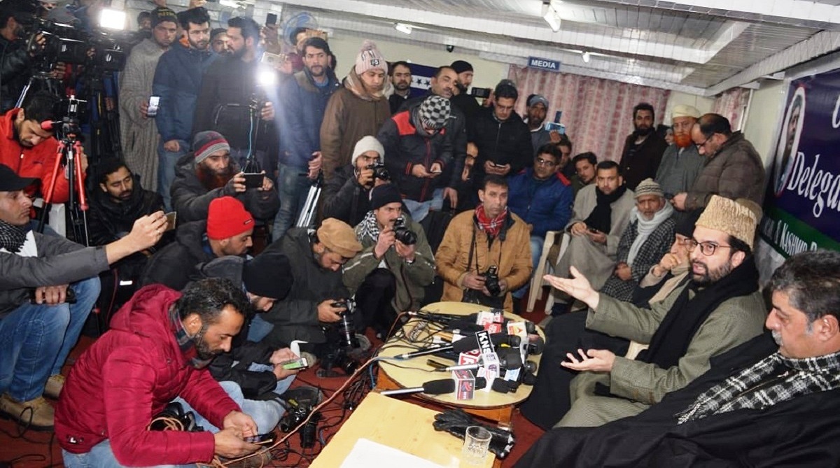 Politics heats up in Kashmir as Pakistan foreign minister phones separatist Mirwaiz