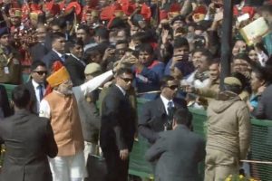 PM Modi breaks protocol again, walks on Rajpath to greet people