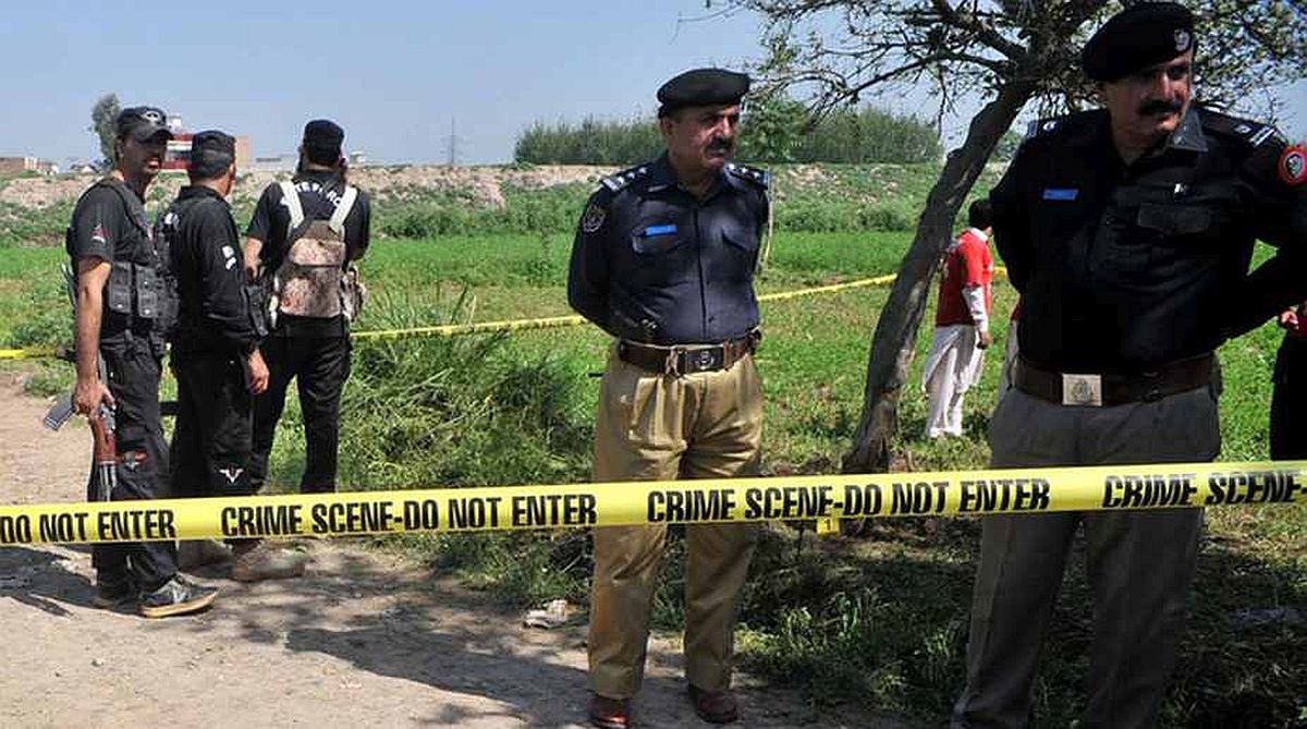 Pak cops sacked for fake encounter of 4 in car; 3 children survive firing