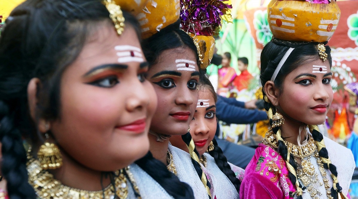Pongal, Lohri, Rabi crop, Vibrant colours, Traditional motifs, Rangolis, Uruli