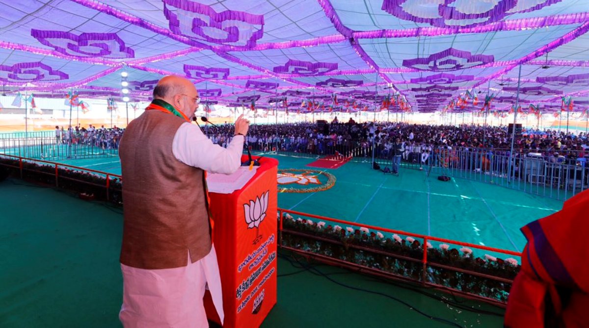 Amit Shah blames Jawaharlal Nehru for Kashmir turmoil, Congress hits back