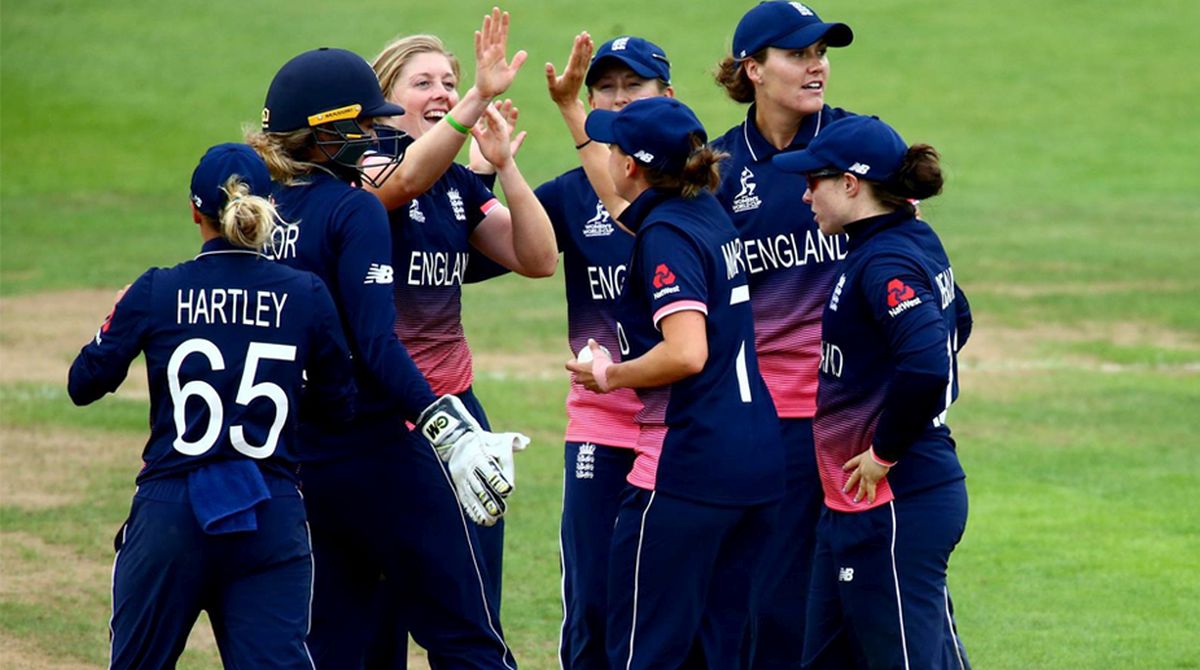 Sarah Taylor, Katherine Brunt recalled to England squad for India tour