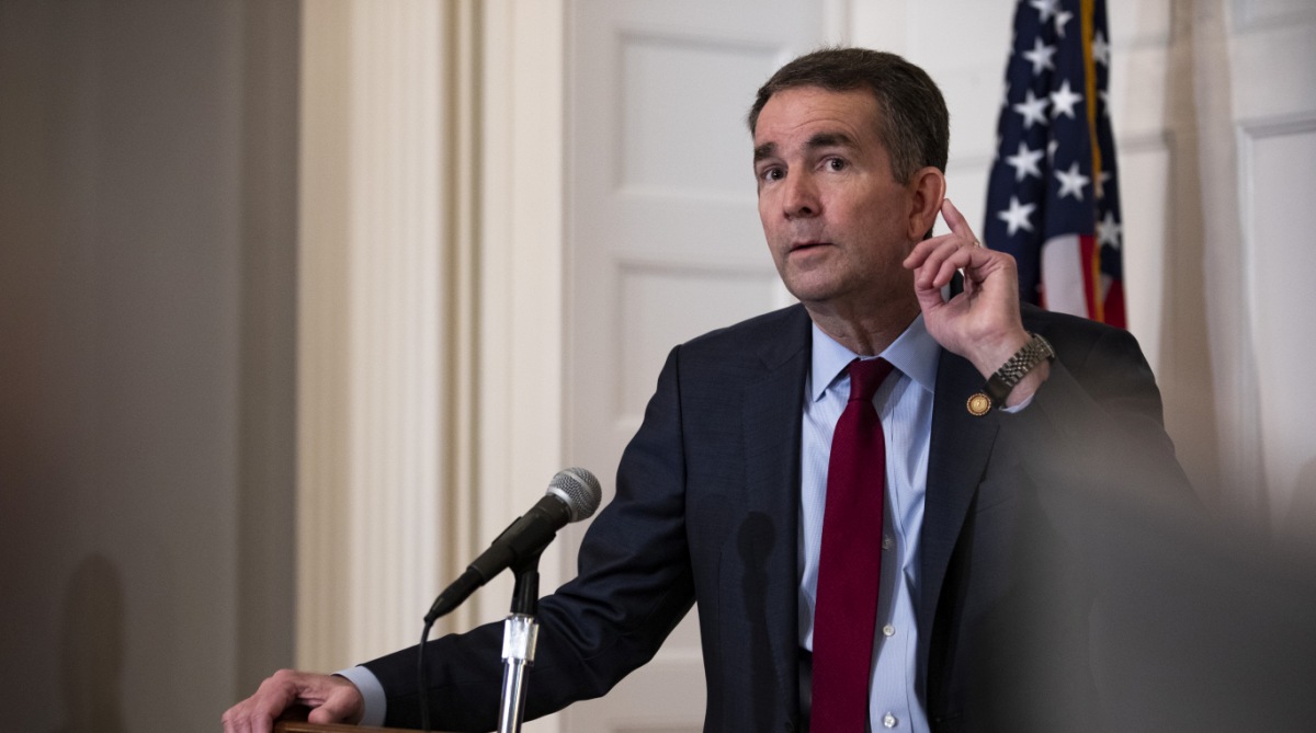 US governor in racism row refuses to quit