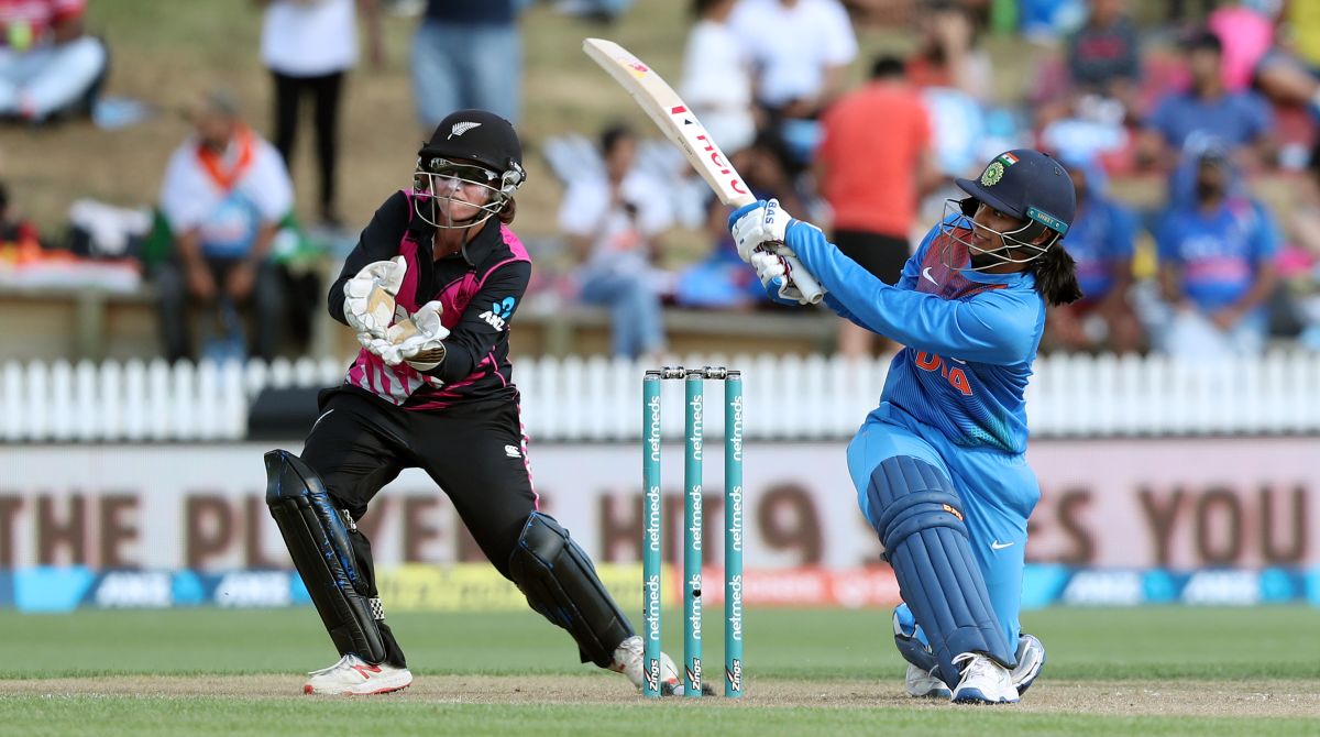 ‘Mandhana in men’s team please!’ says Twitter as Smriti plays another super inning against New Zealand