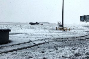 J-K: Srinagar Airport buried under snow, Vaishno Devi chopper service shelved