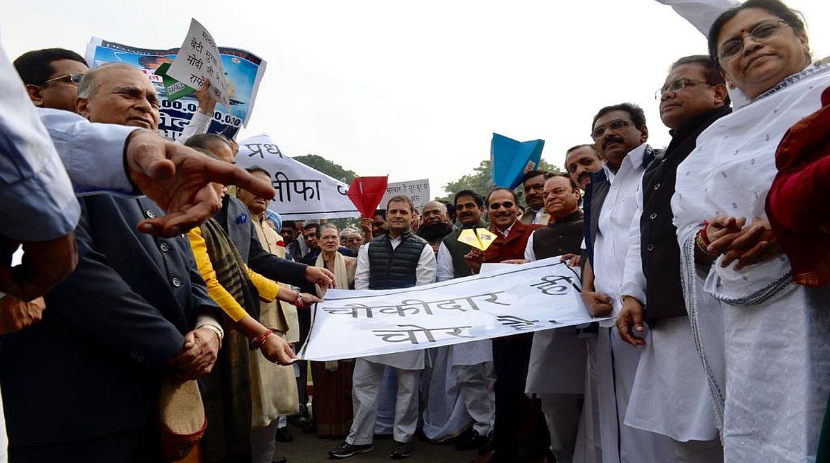Congress, TMC hold twin protests outside House over CBI, Rafale issue; Rahul, Sonia, Manmohan Singh join
