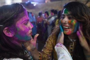 Hindus in Bangladesh, Pakistan celebrate Holi with fervour
