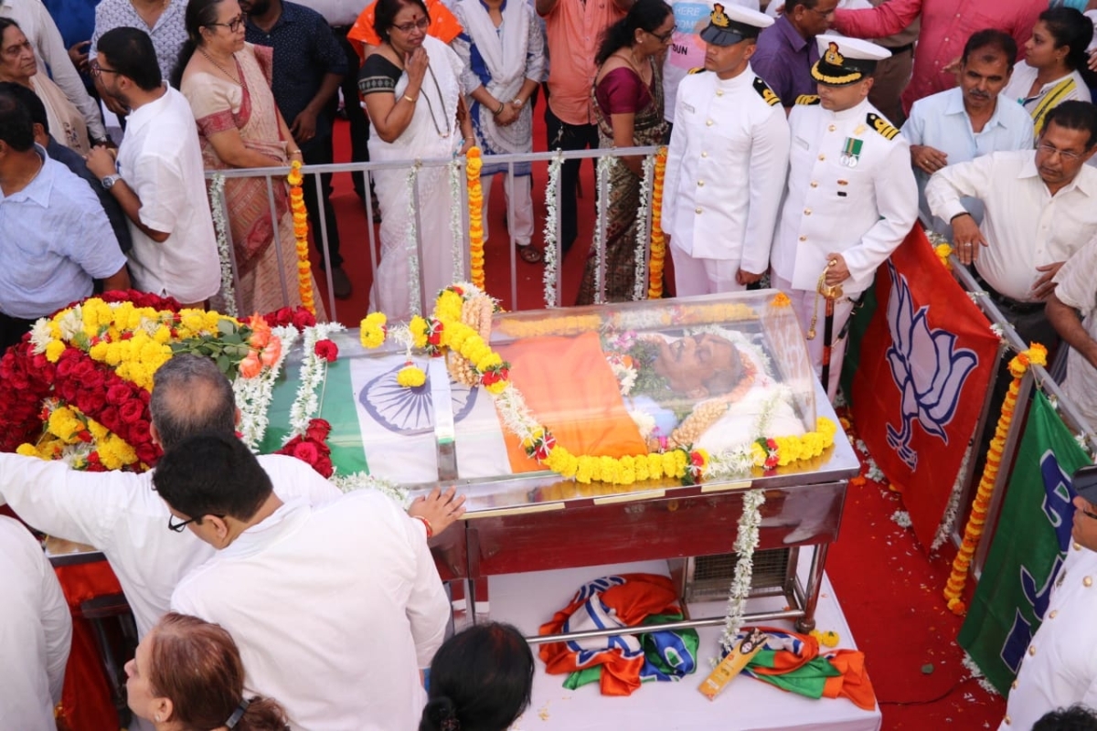 Manohar Parrikar cremated at Miramar, thousands from across Goa bid emotional adieu to CM