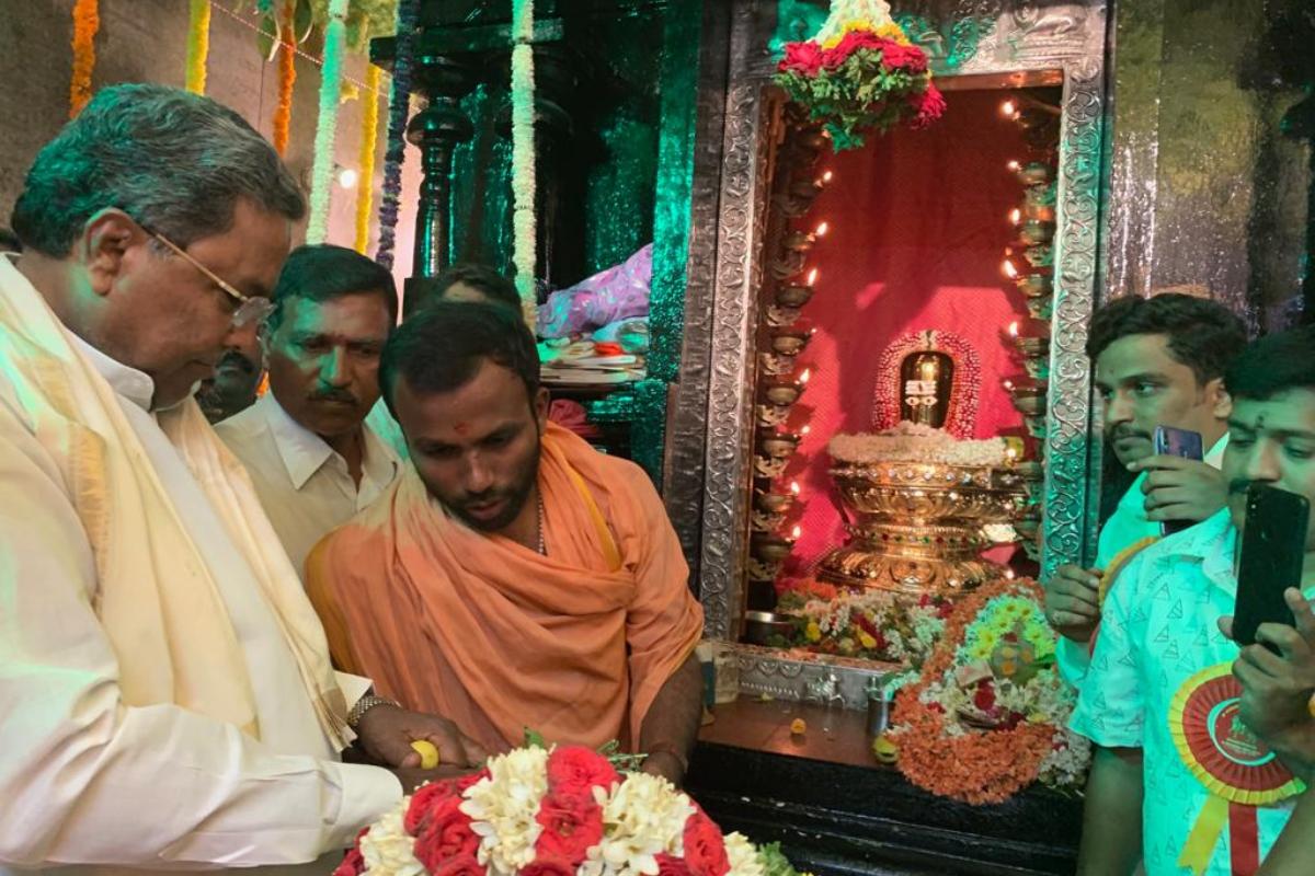 Scared of people who sport tilak: Siddaramaiah