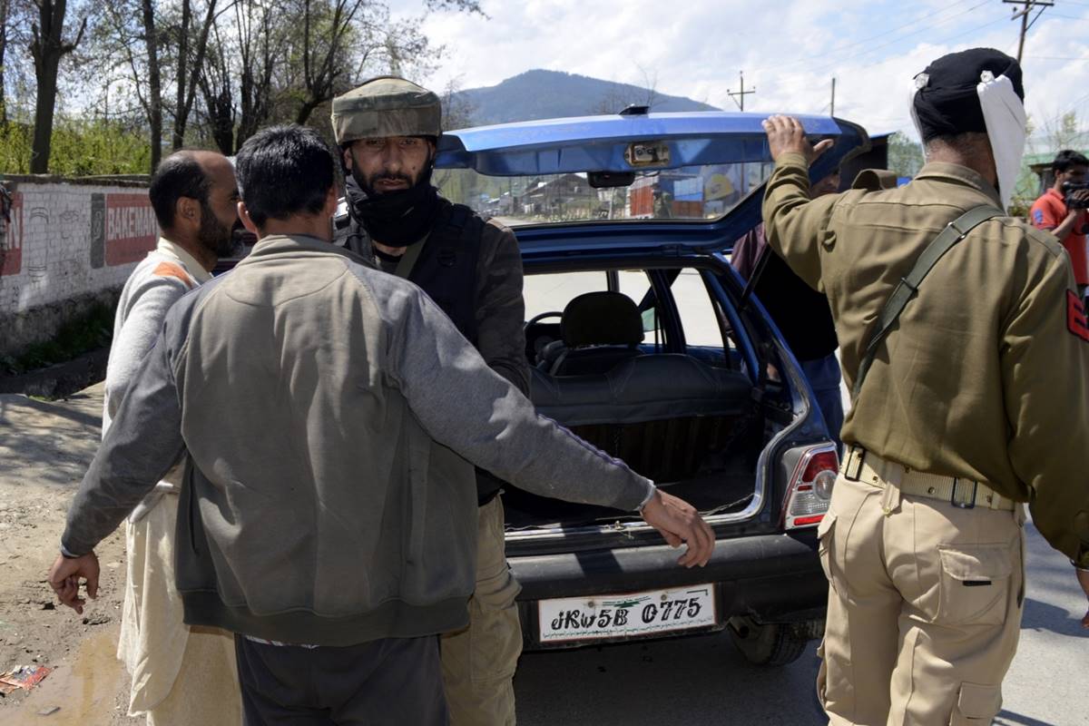 Kashmir: 2 terrorists killed in Watergam shootout