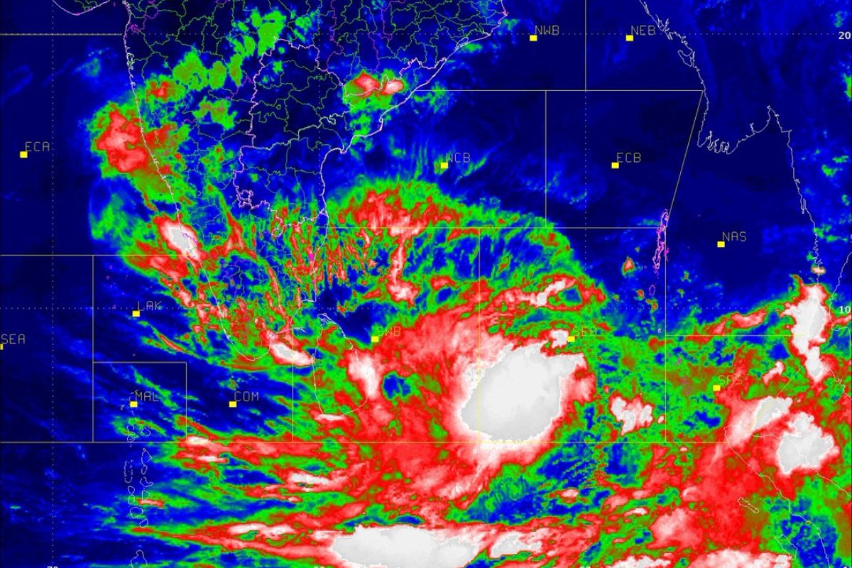 Cyclone Fani to intensify into ‘very severe cyclonic storm’ as it approaches Tamil Nadu