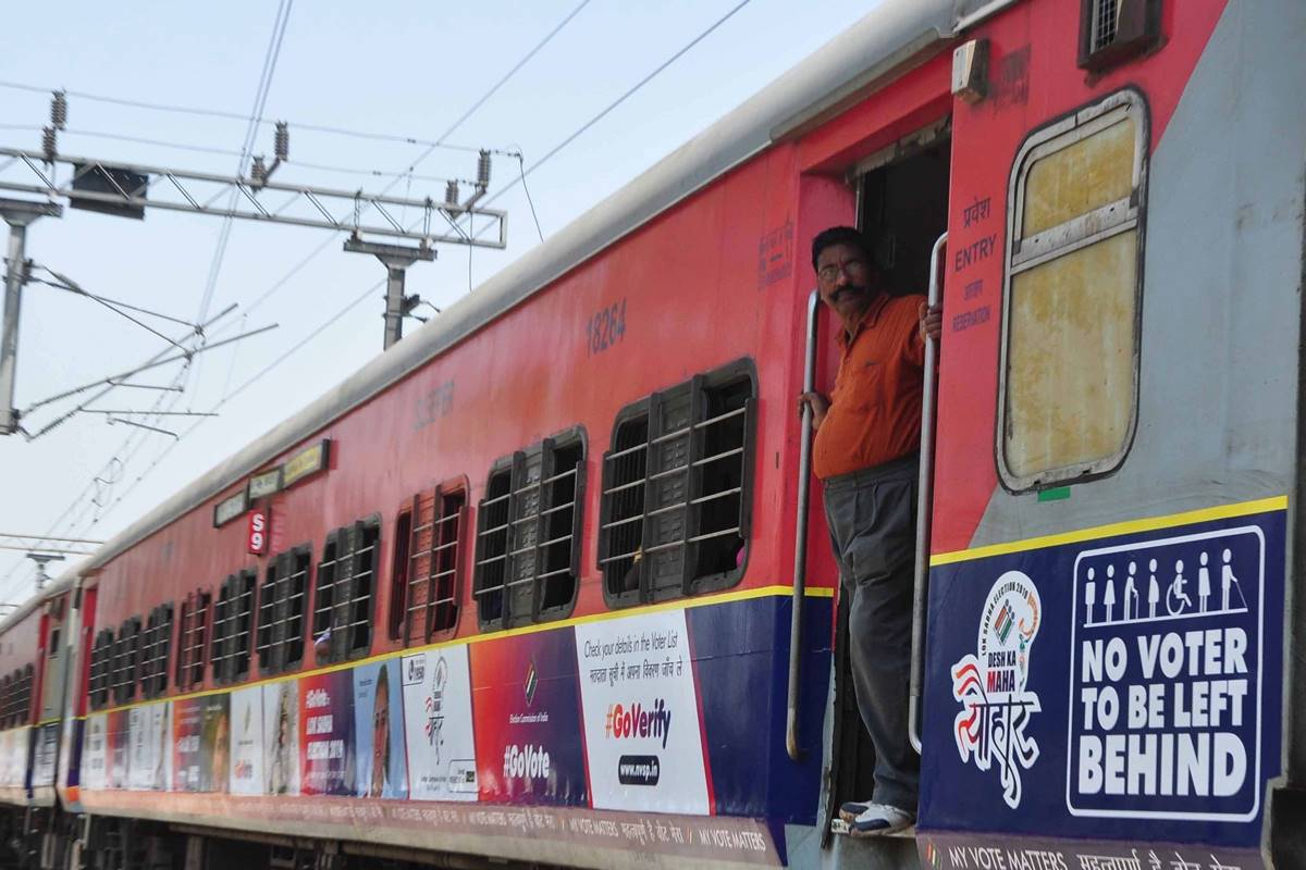 Surprise raids conducted as part of ‘Operation Thunder’ against illegal e-ticketing | IRCTC