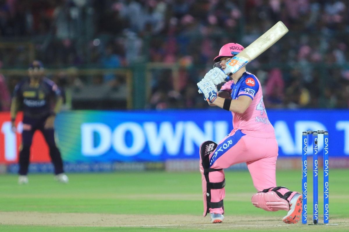Watch | Steve Smith working on hand-eye coordination amid COVID-19 crisis