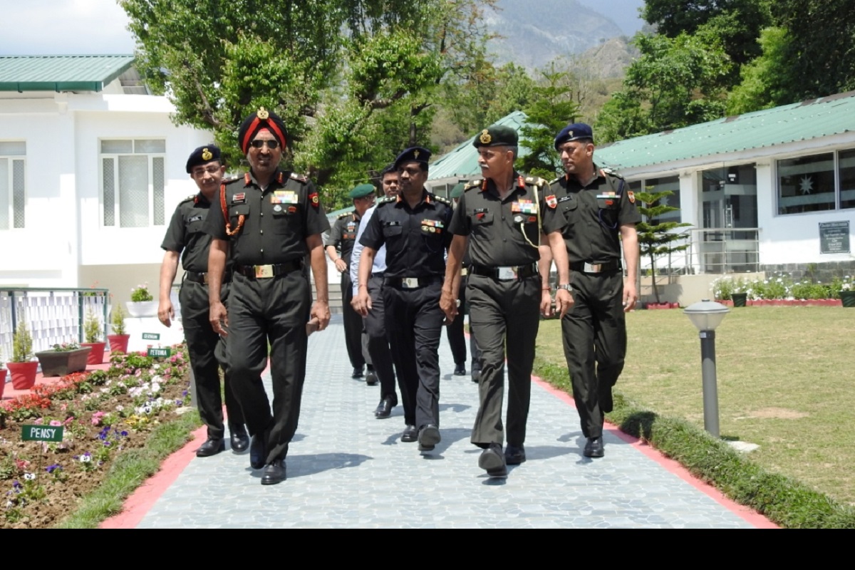 Army commander reviews operational preparedness at Yol Cantonment