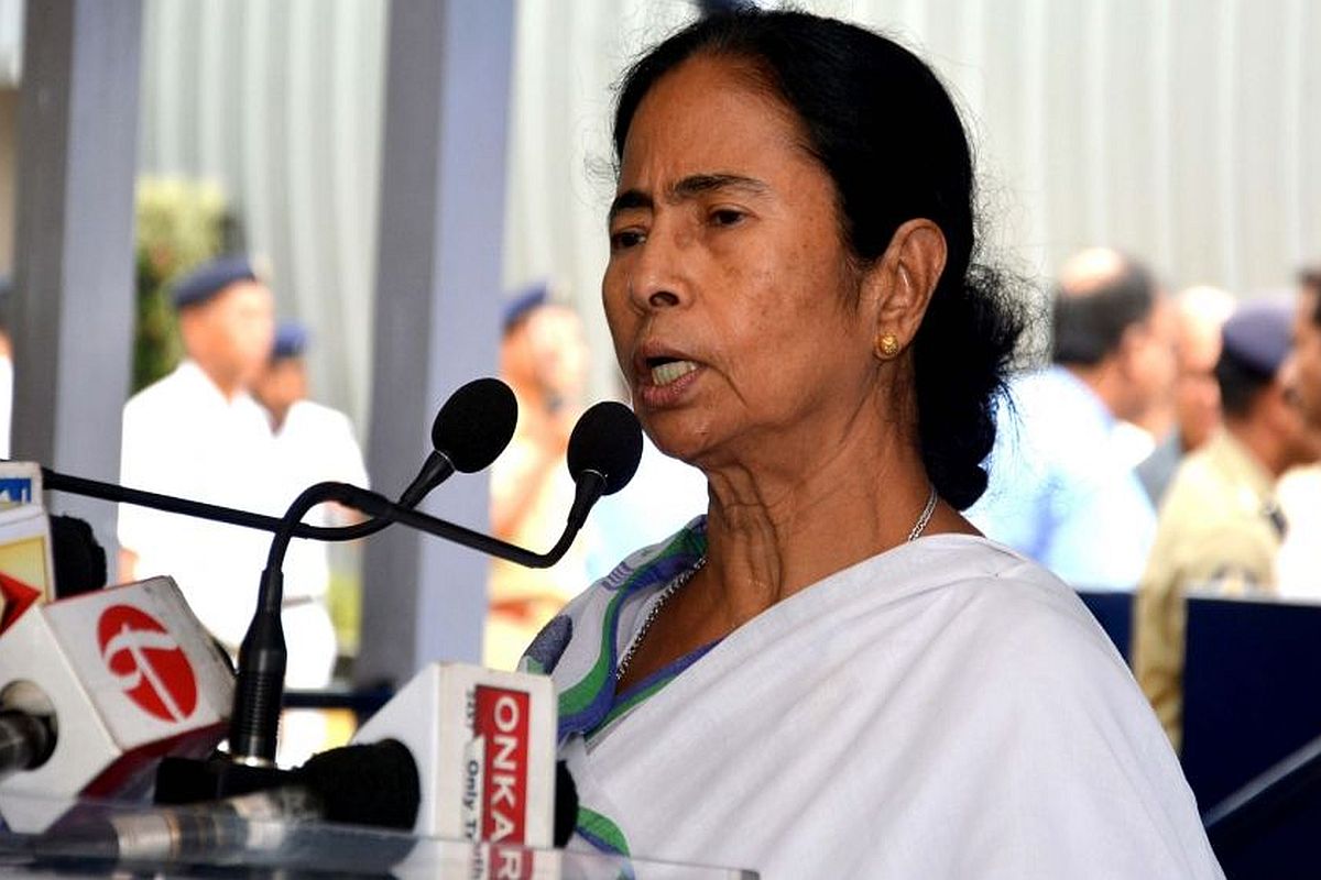 Lok Sabha polls | ‘Central forces inside booths asking people to vote for BJP’: Mamata
