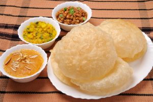 Kanjak prasad recipe: Prepare a feast of suji halwa, masale kale chane and pooris on Durga Ashtami
