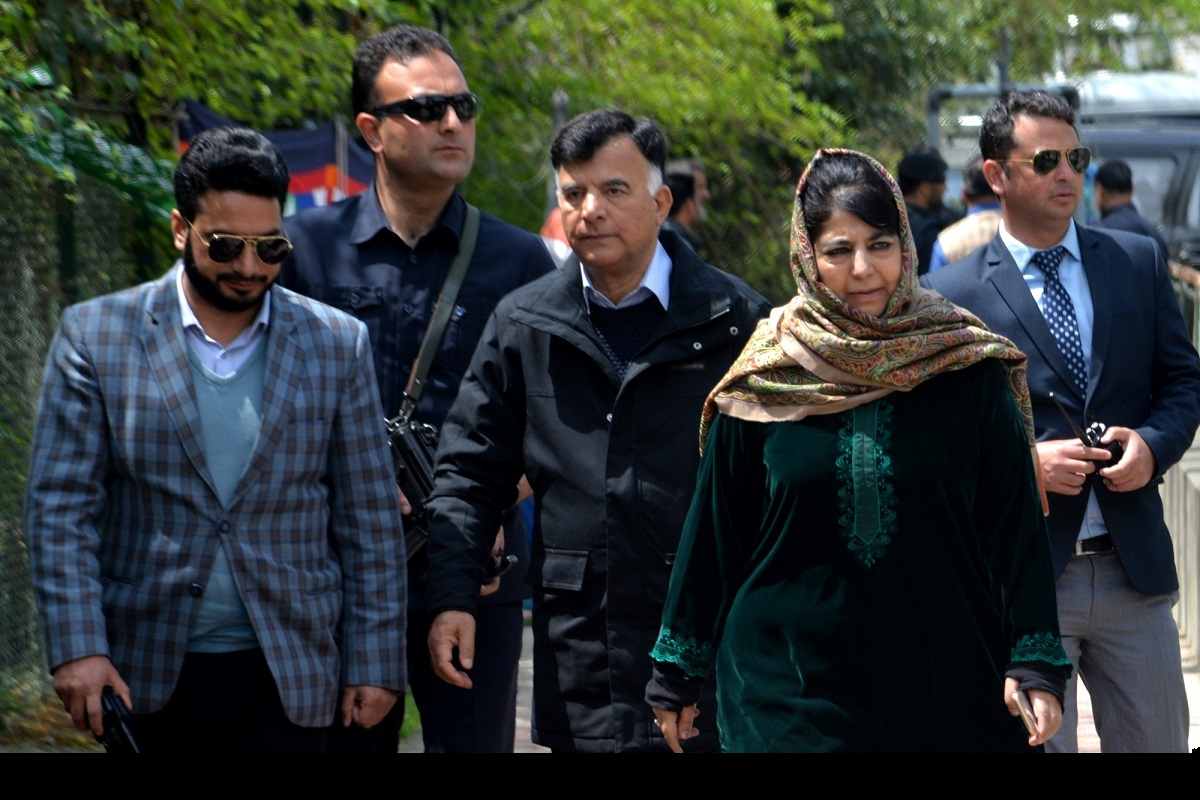 With ‘stigma’ of having brought BJP & RSS to Kashmir, Mehbooba faces uphill task in Anantnag