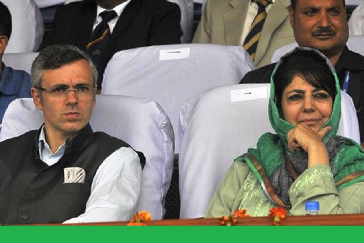 Omar, Mehbooba slam Congress for supporting CBI raids at Sisodia’s house