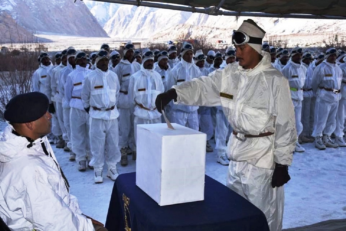 Soldiers cast votes at Siachen Glacier