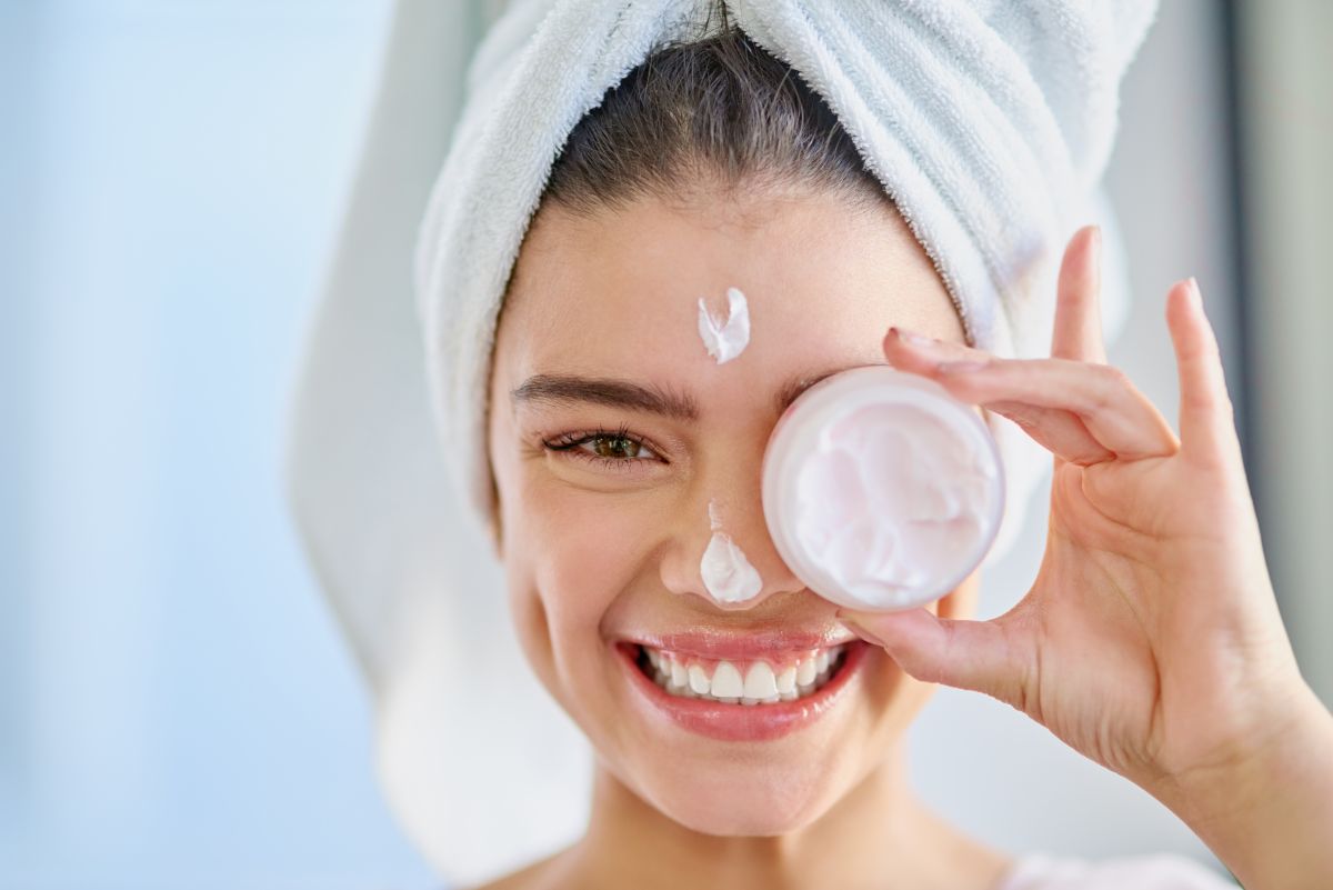 Make Facial Clean-Up a Part of Your Weekly Skin Care Routine