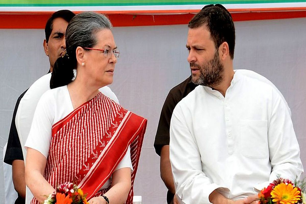 Sonia, Priyanka meet Rahul Gandhi as Congress stares at massive defeat