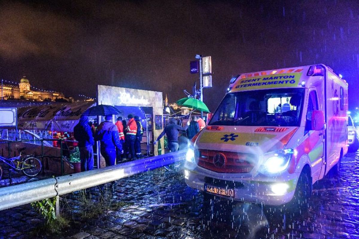Seven South Koreans dead, 21 missing as Budapest tourist boat sinks