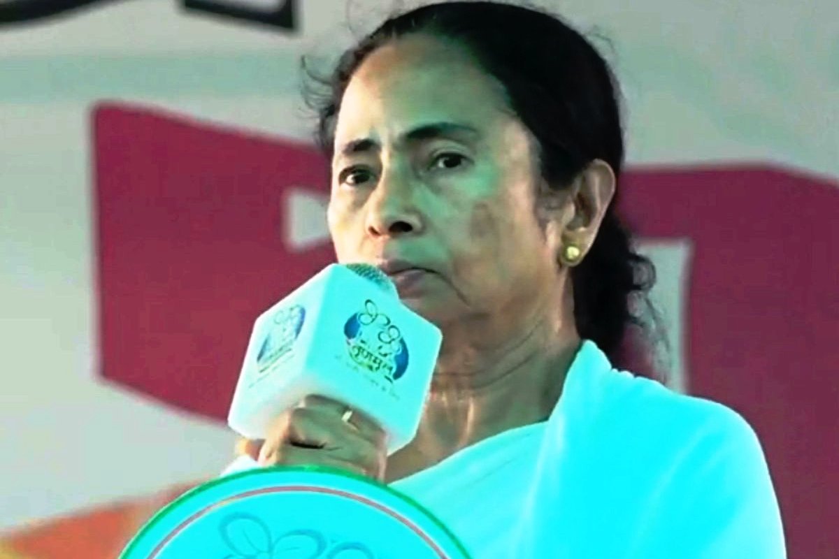 Mamata Banerjee thanks opposition leaders for supporting her protest against EC