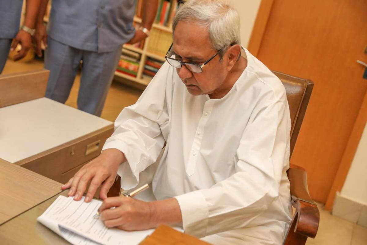 Naveen Patnaik tees off as Odisha Chief Minister