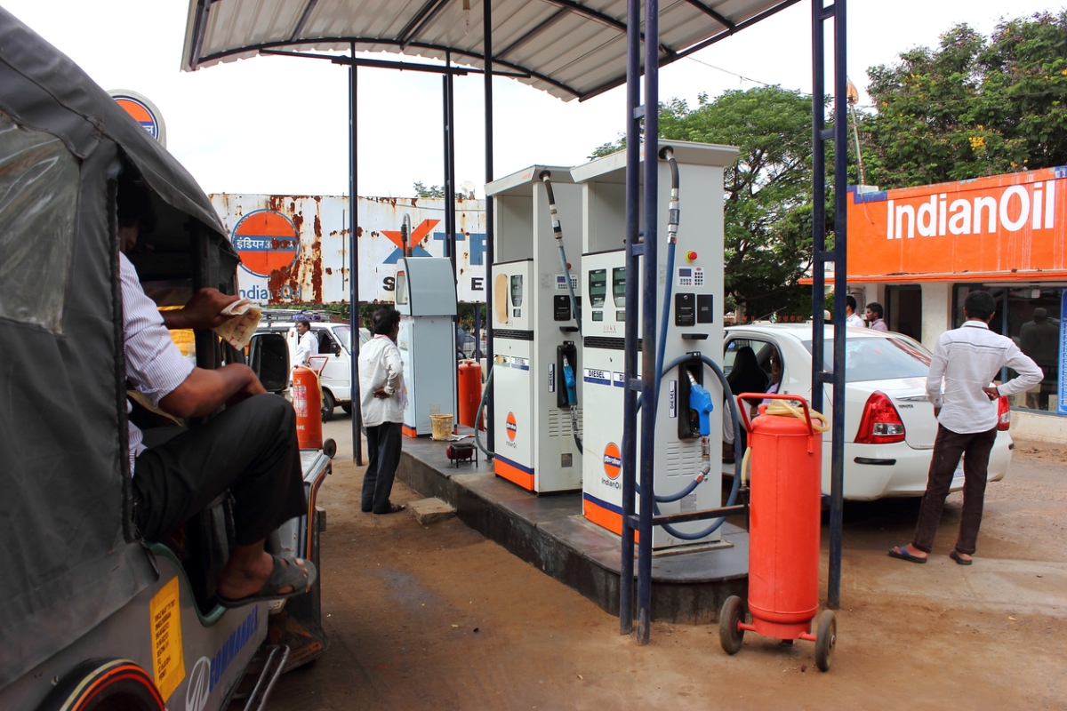 Petrol price goes up by 10 paise, diesel remains unchanged in all four metros
