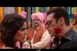 See Katrina Kaif try to woo Salman Khan in Bharat’s latest wedding song, Aithey Aa